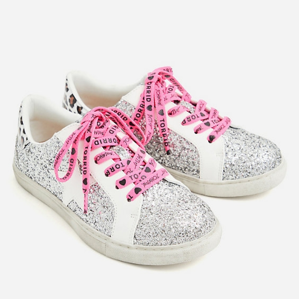NWT Betsey Johnson 💓 Torrid Silver Glitter Distressed Sneaker